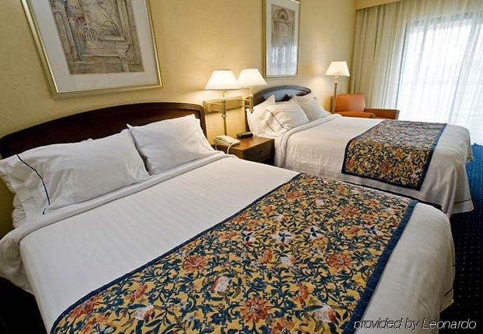 Courtyard By Marriott Erie Ambassador Conference Center Otel Oda fotoğraf