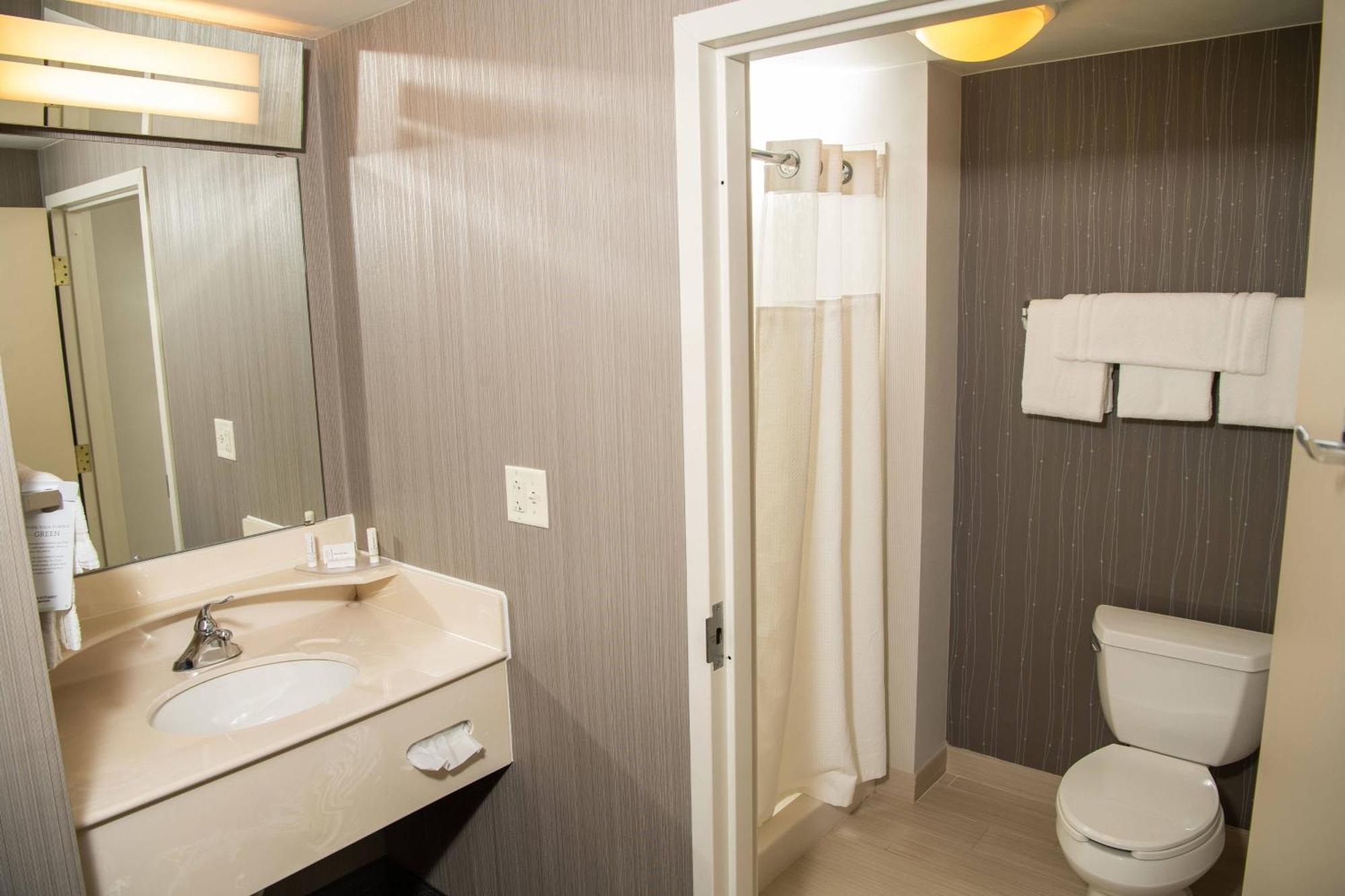 Courtyard By Marriott Erie Ambassador Conference Center Otel Dış mekan fotoğraf